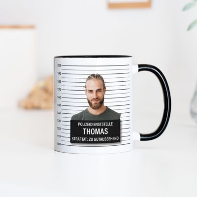 Personalisierbare Tasse mit Gesicht als Polizeifoto